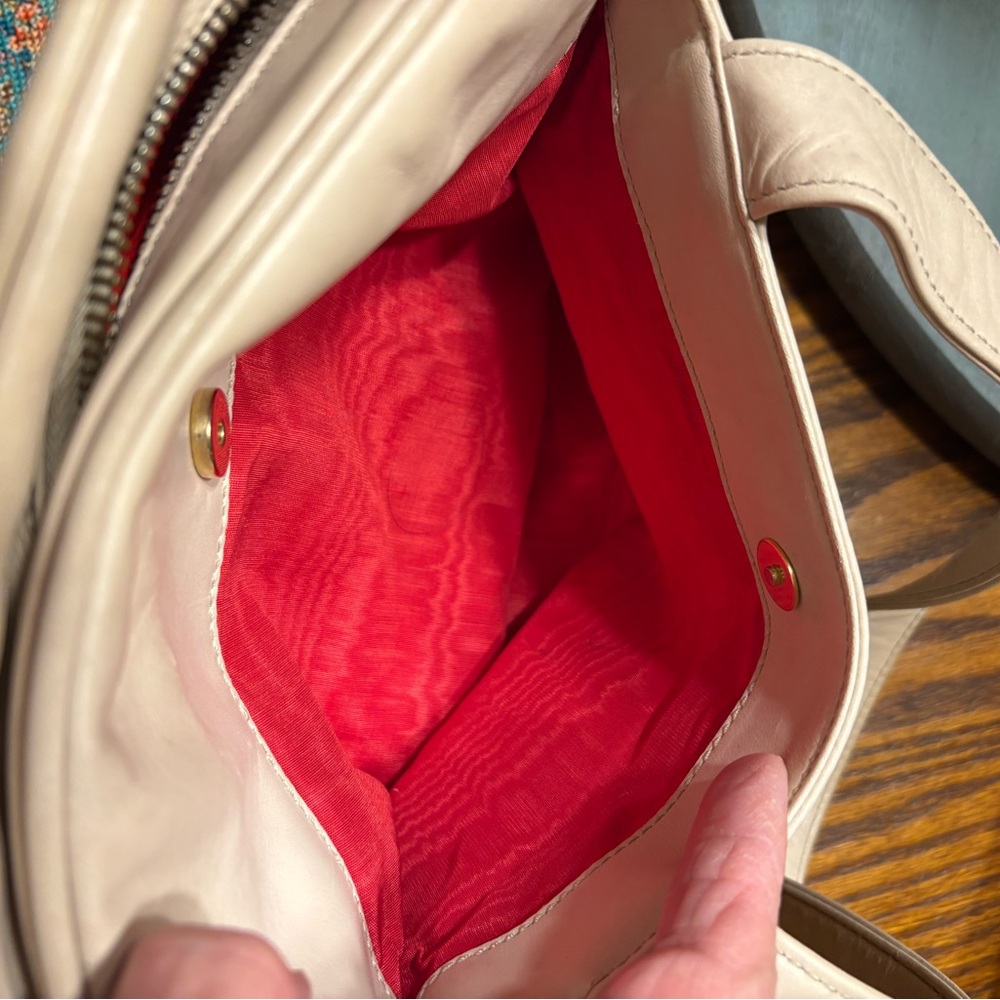Celine Cream Shoulder Bag with Gold Detail - Picture 3 of 10